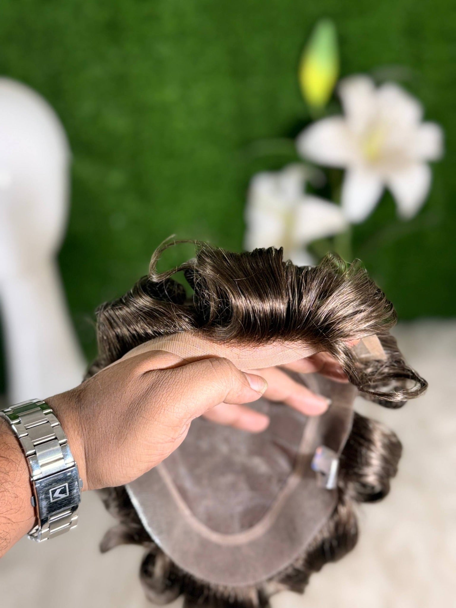 Guide to choosing the right men's toupee